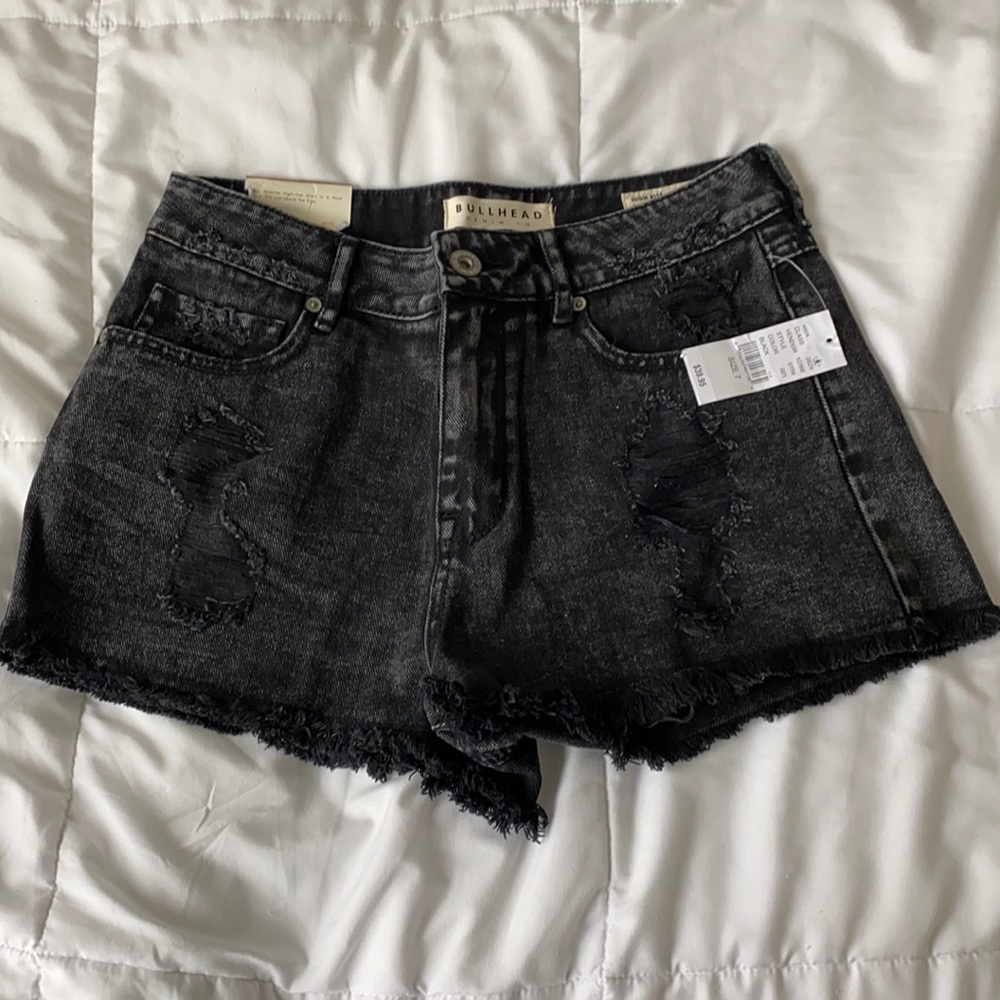 Black jean shorts from Pacsun